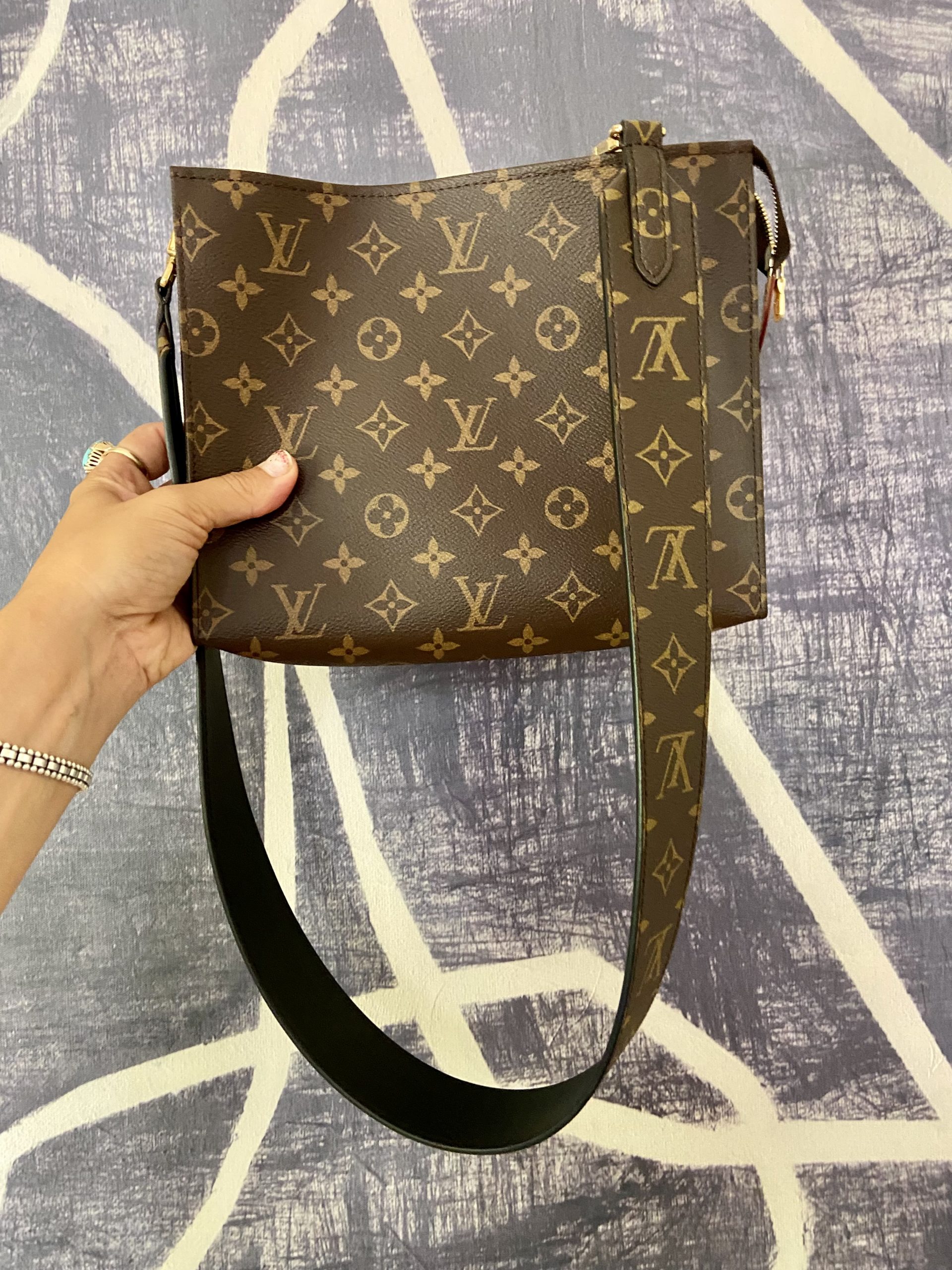 Louis Vuitton Toiletry Pouch 26 Crossbody Conversion Kit with Bag